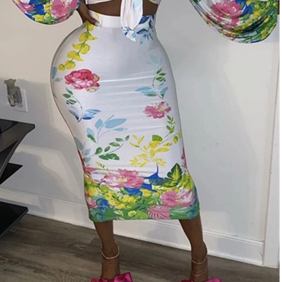 - Two piece - Picture 2 of 2